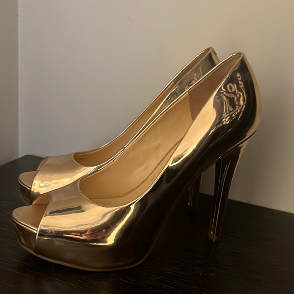 Rose gold guess heels. Brand new. - Picture 1 of 1